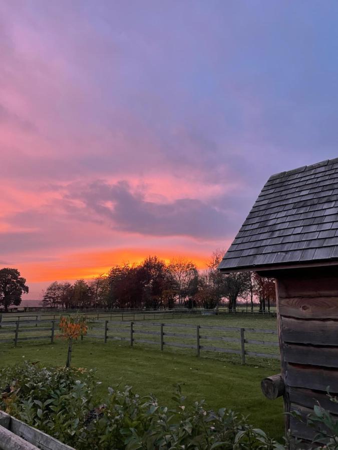 The Hat'S Hut Mixbury Eksteriør bilde